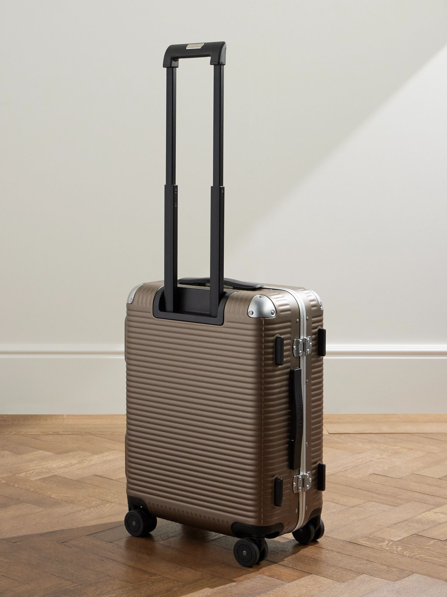 Bank Spinner 55cm Leather and Aluminium-Trimmed Makrolon® Polycarbonate Suitcase Brown - 4