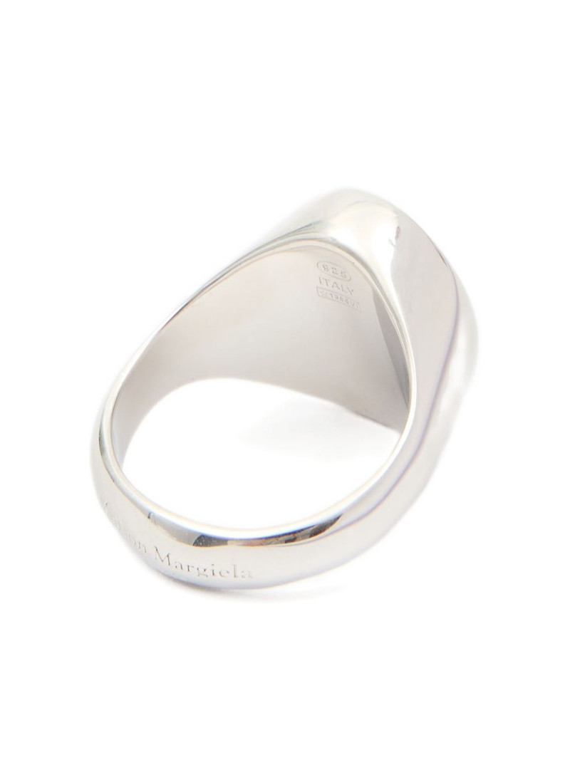 Maison Margiela Chevaliere signet ring outlook