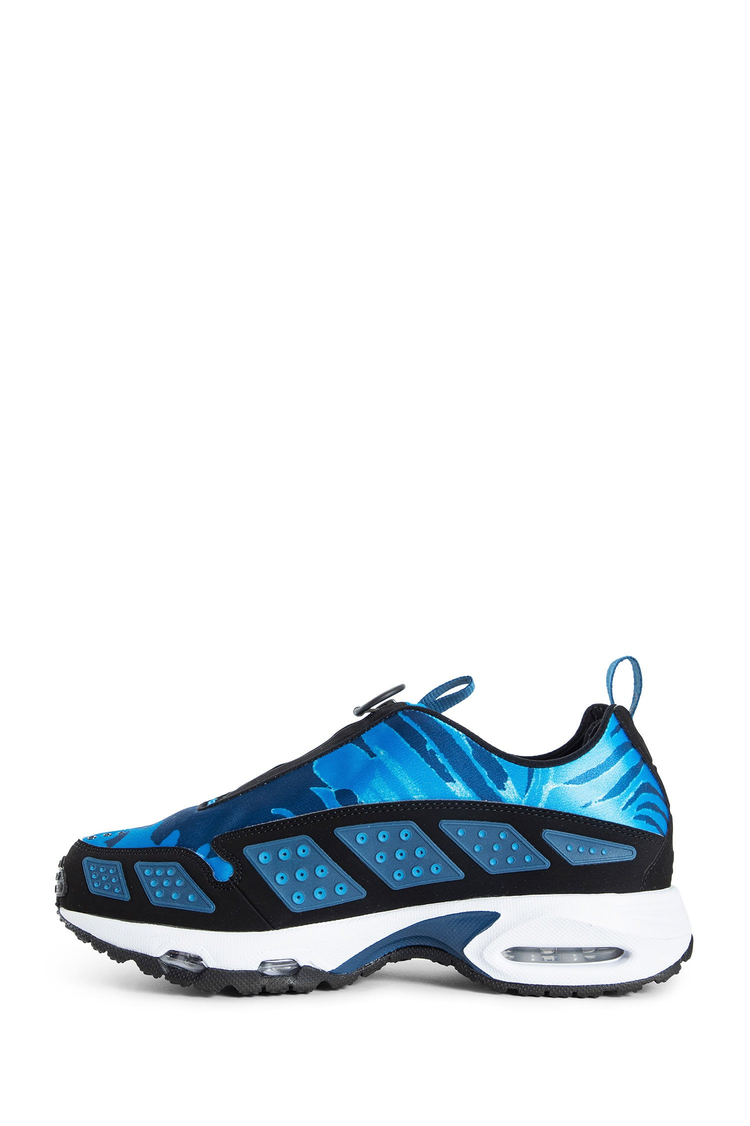Air-Max-Sunder-Court-Camo-Sneakers - 4