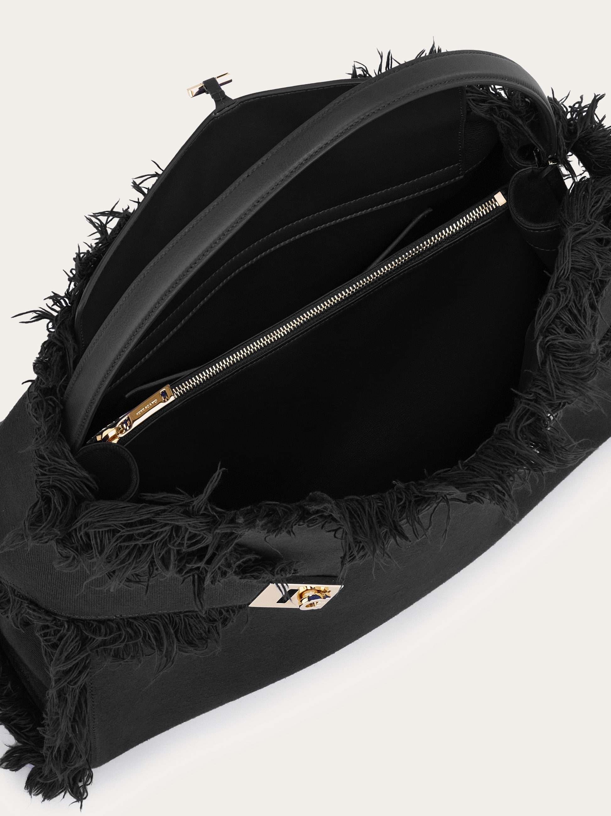 Fringed Hug Soft shoulder bag (L) - 4