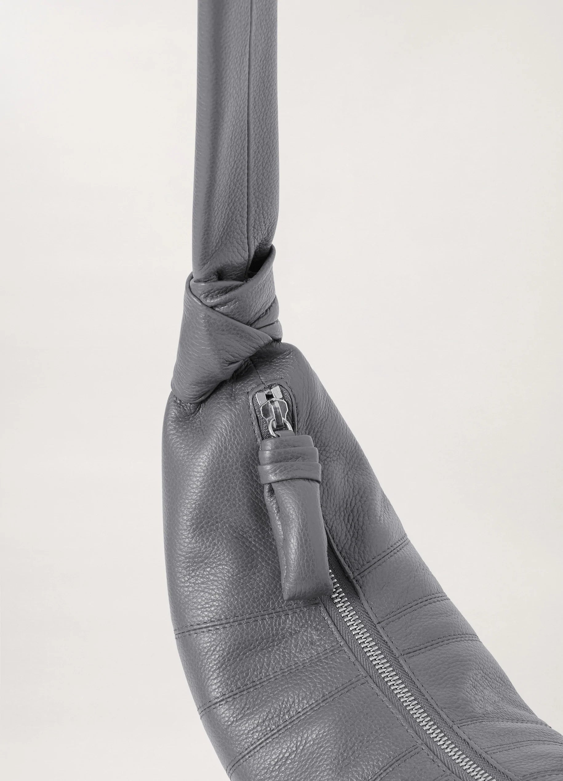 SMALL CROISSANT BAG
SOFT GRAINED LEATHER - 2