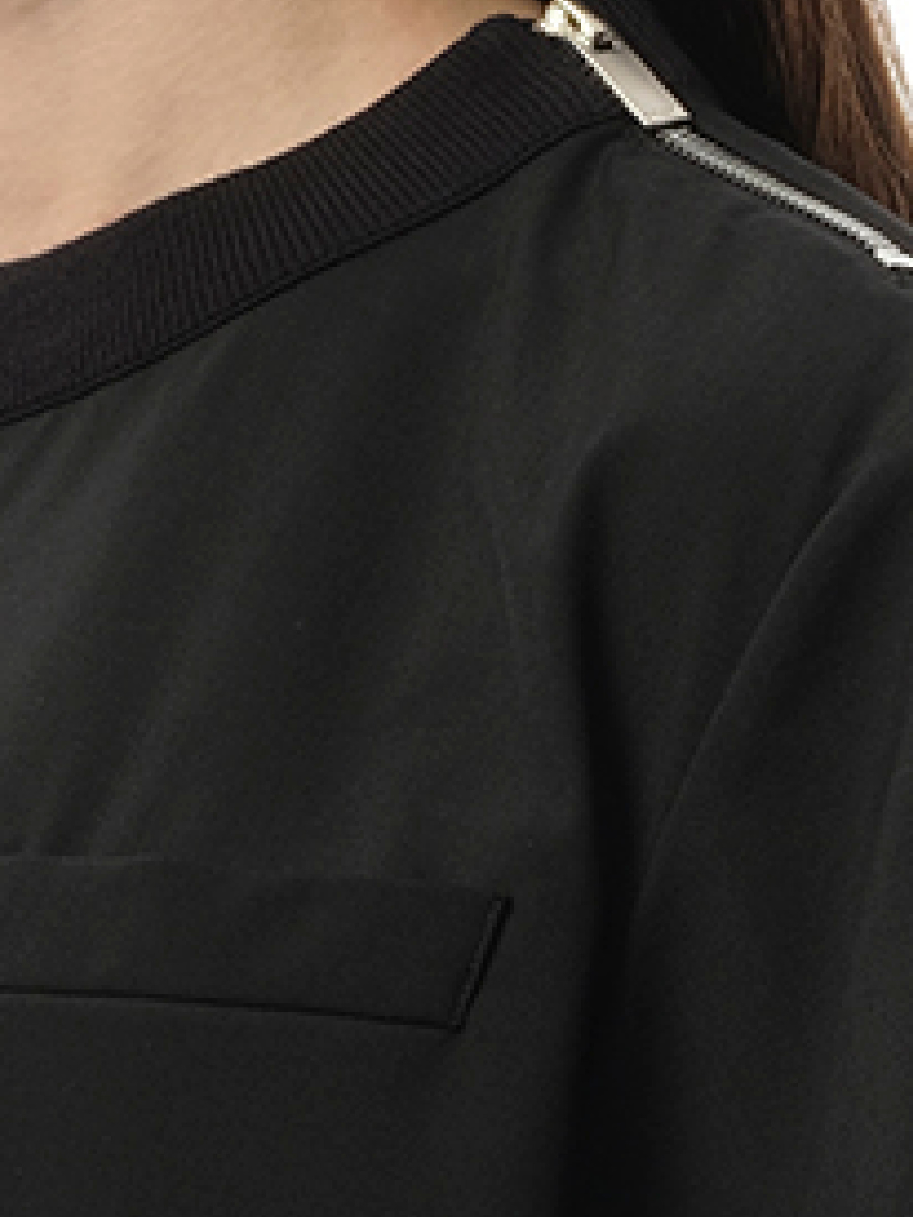 Suiting Short-sleeve Pullover in Black - 3