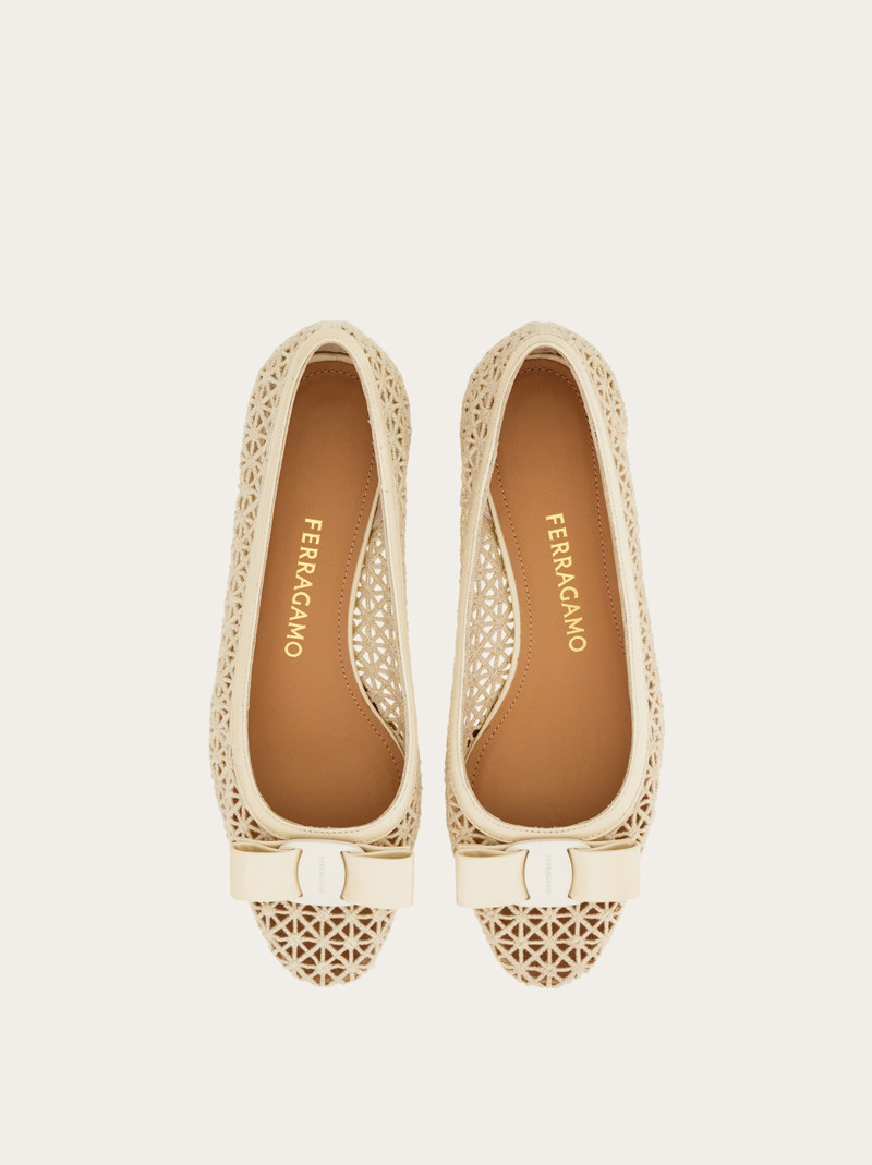 FERRAGAMO Vara bow pump outlook