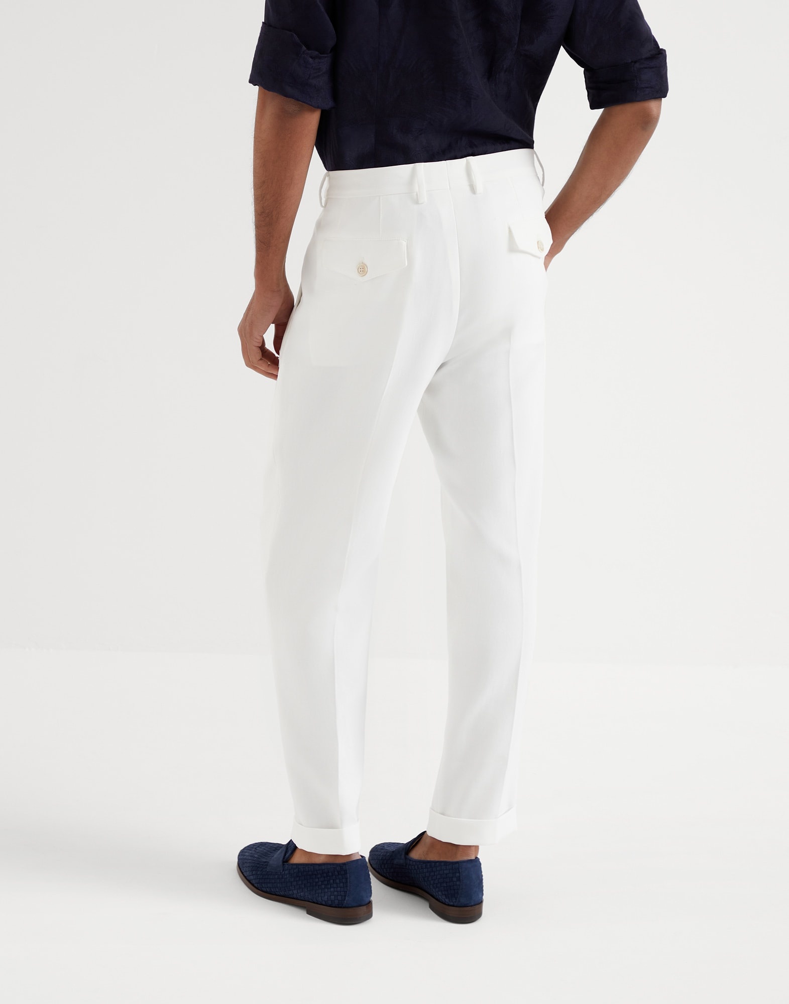 Crêpe cotton double twill leisure fit trousers with double pleats and tabbed waistband - 2