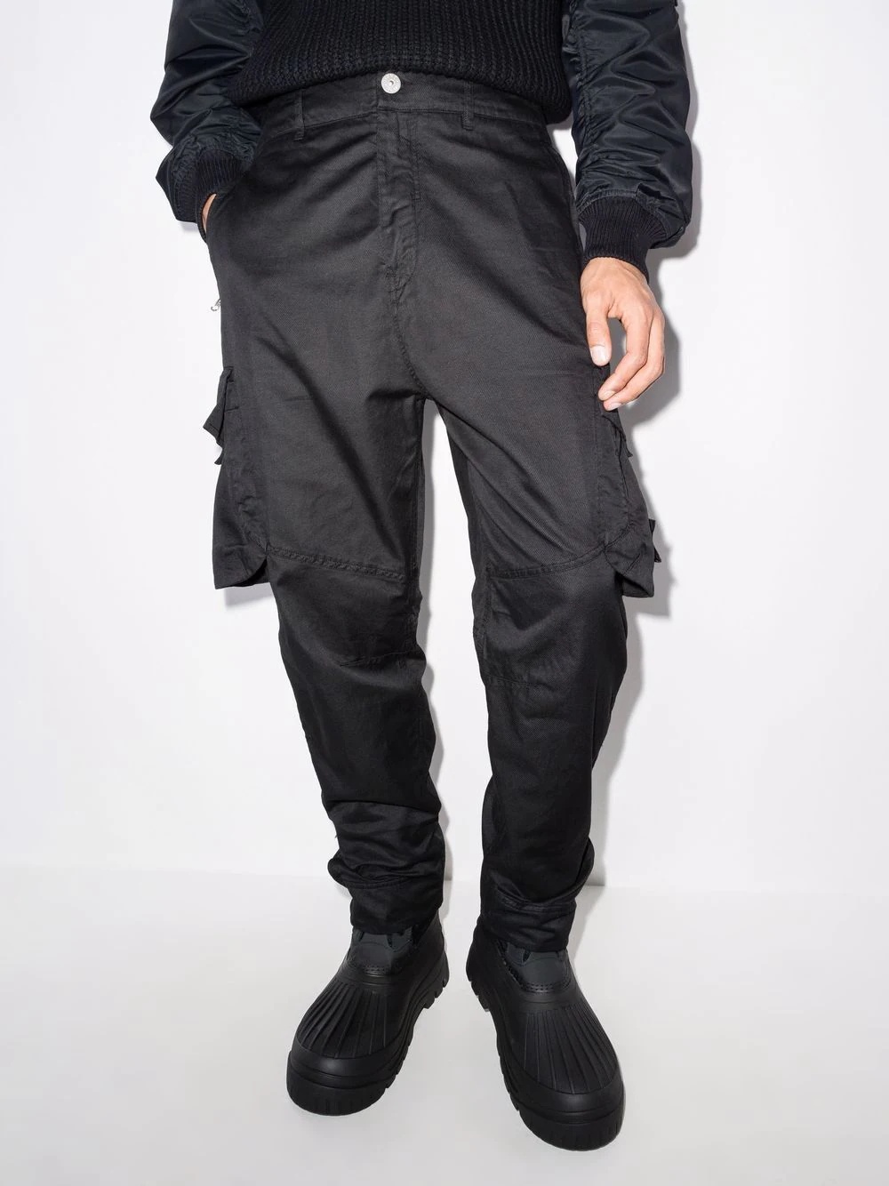 side-zip tapered cargo trousers - 2