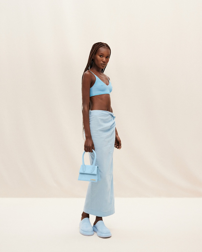 JACQUEMUS Le Chiquito moyen outlook