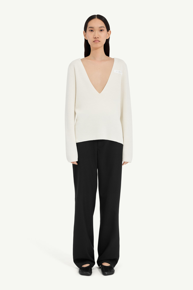 V-neck wool sweater 1