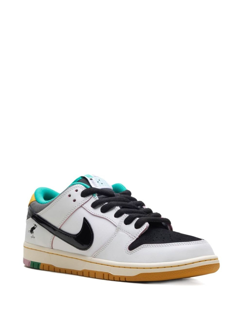 Nike x CSEF SB Dunk Low sneakers outlook