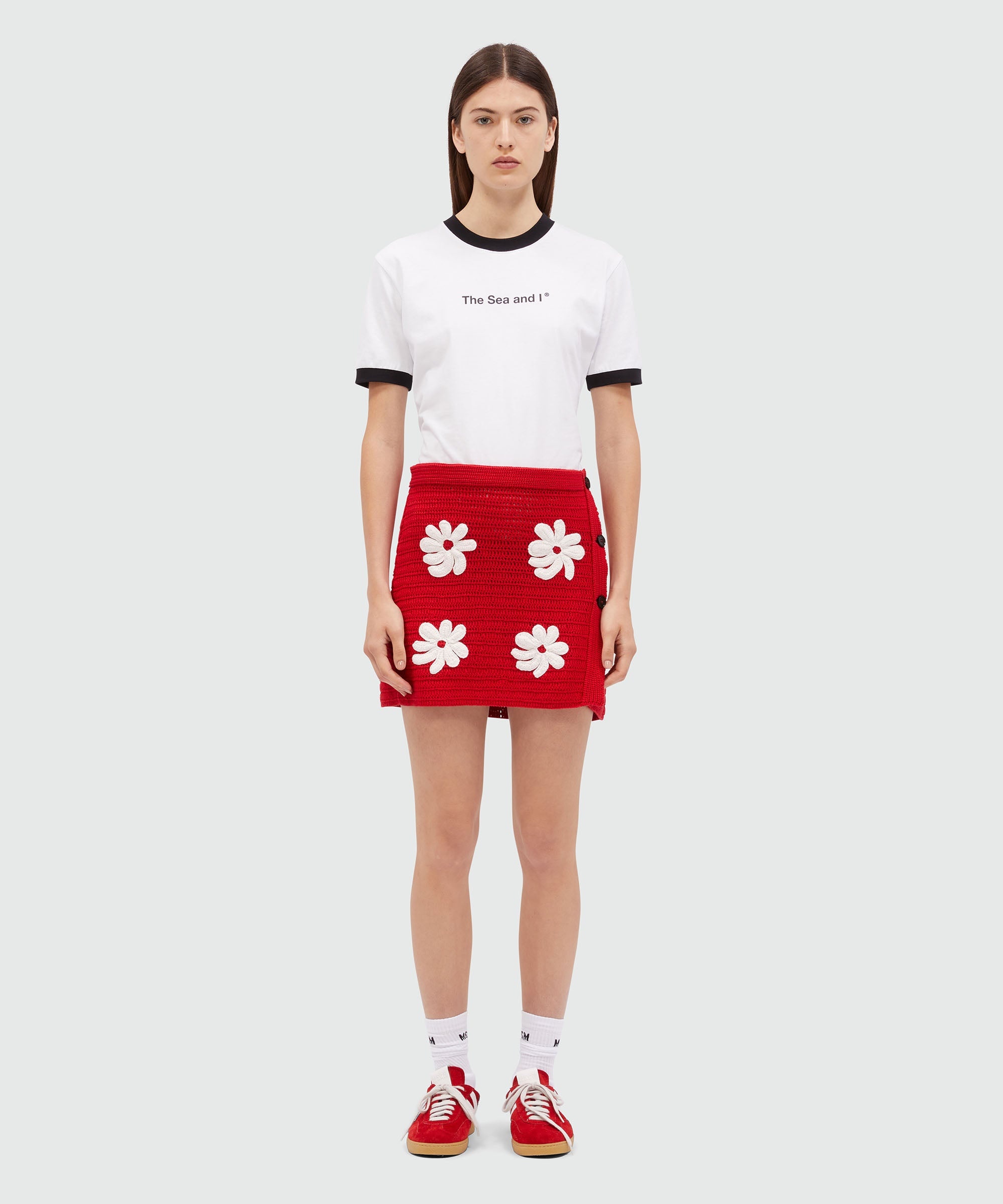 Short knit skirt with crochet flowers - 2