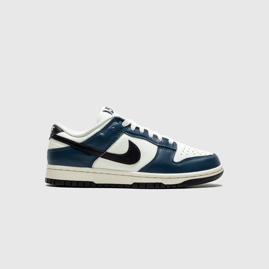 WMNS DUNK LOW "ARMORY NAVY" - 1