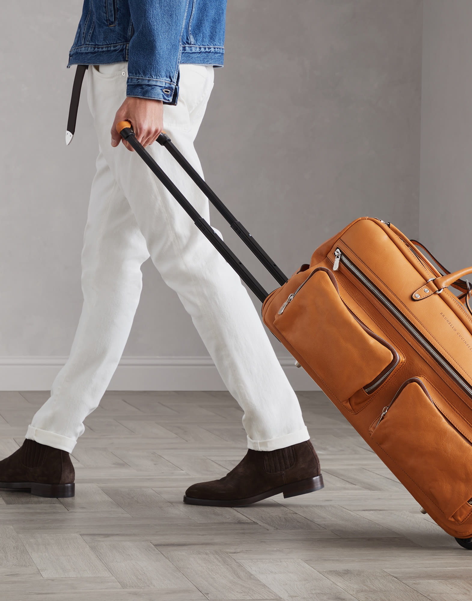 Cowhide trolley bag - 4