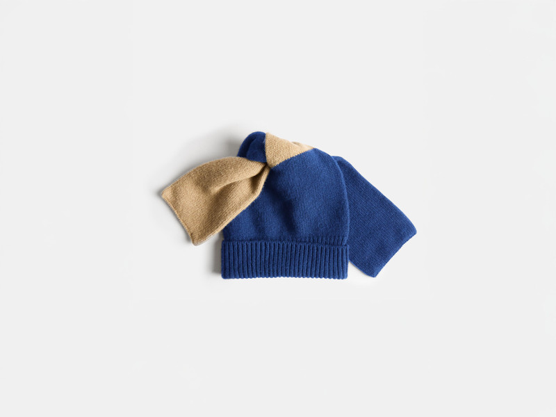 KNOTTED BEANIE HAT IN NAVY 6