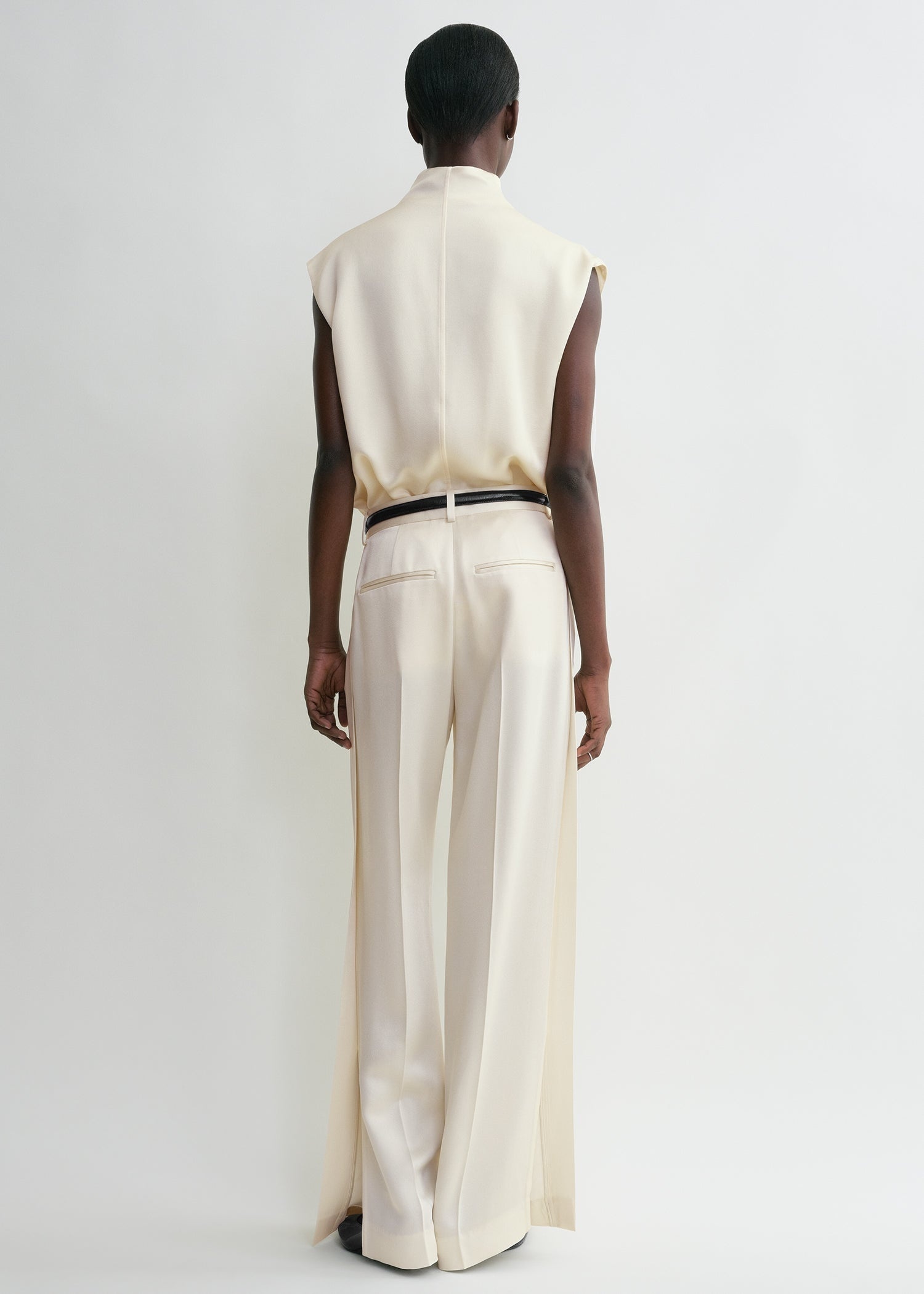 Sleeveless funnel-neck top macadamia - 4