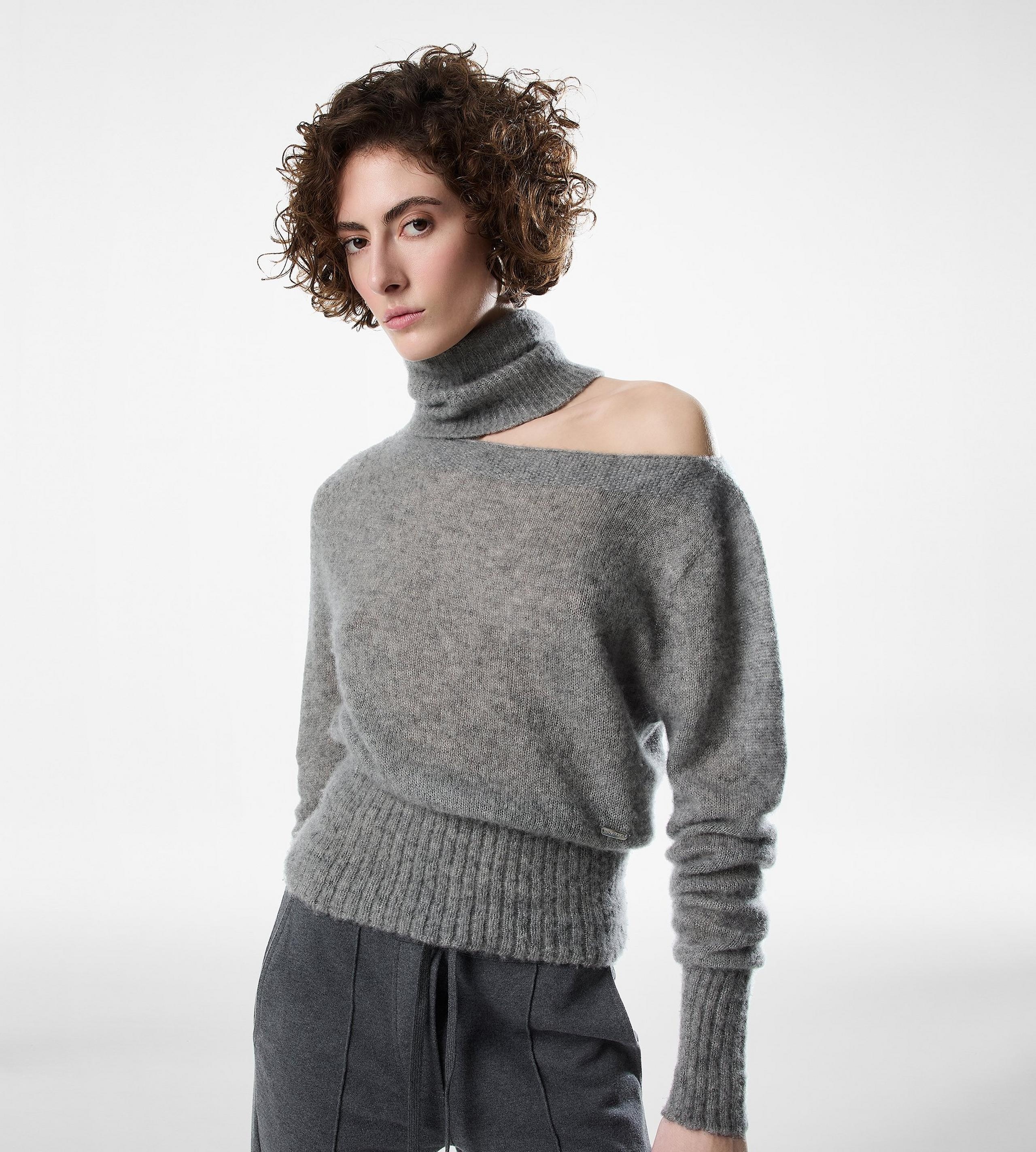 LONG SLEEVE BOAT NECK KNIT WITH TOM FORD METAL PLAQUE - 2