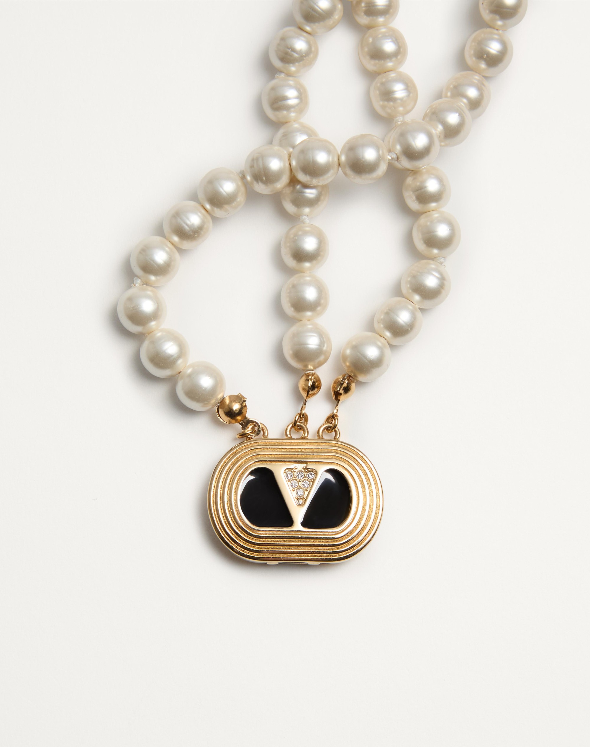 OVAL NECKLACE IN METAL, ENAMEL, PEARLS AND SWAROVSKI® CRYSTALS - 3