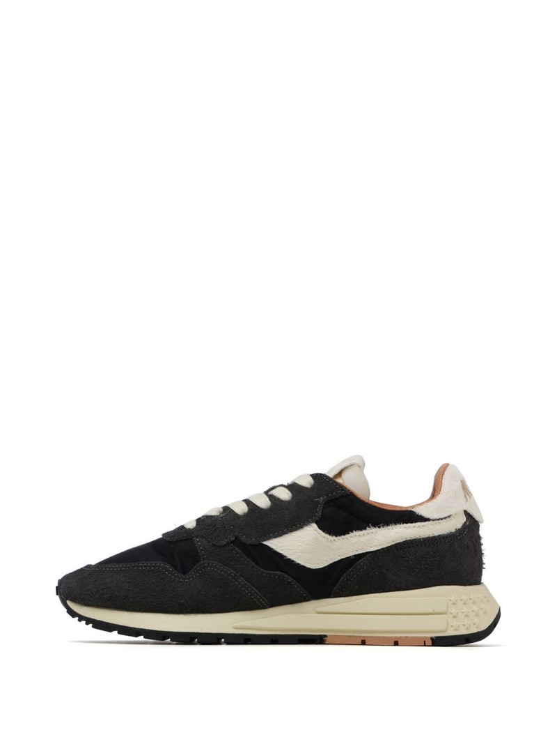 low-top sneakers 5