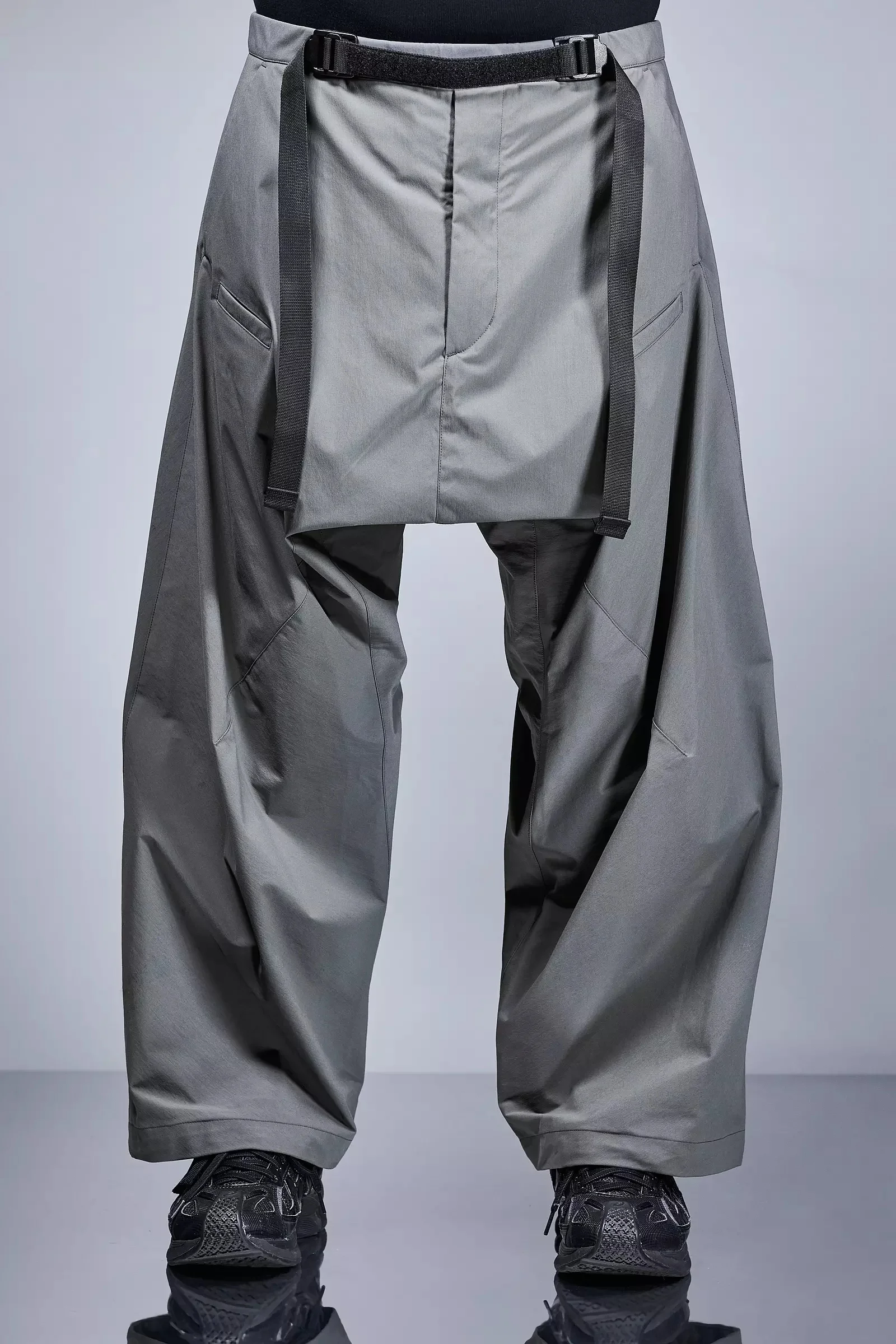 P30BL-E Encapsulated Nylon Ultrawide Drawcord Trouser Gray - 1