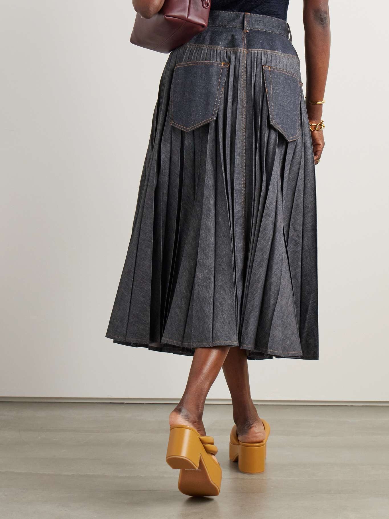 【sacai】Belted Denim Midi Skirt SACAI Belted denim midi skirt | NET-A-PORTER