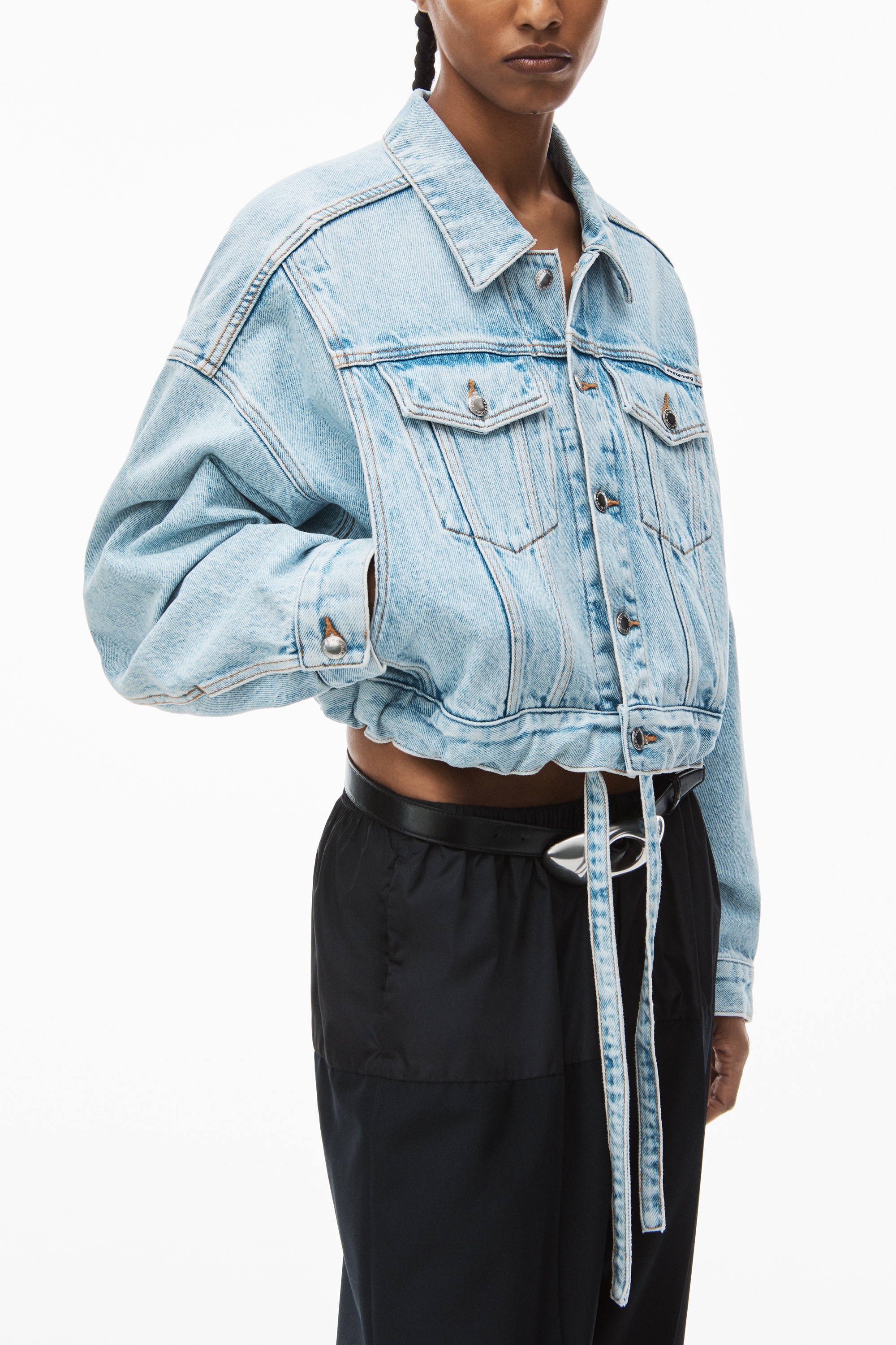 cinch hem trucker jacket in denim - 3