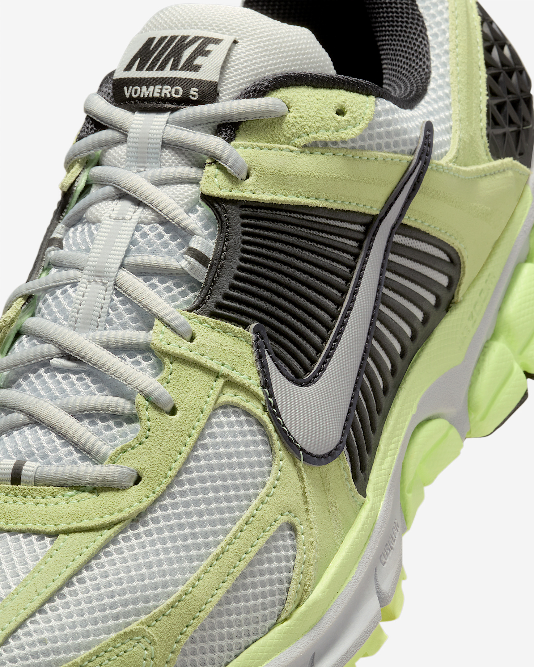 Nike Zoom Vomero 5 Men's Shoes - 7