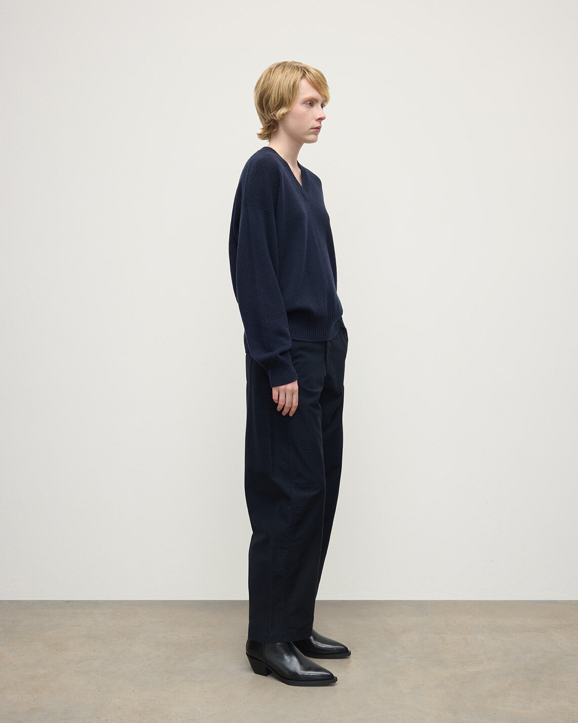 Gauzy Cashmere Navy V Neck Jumper - 3