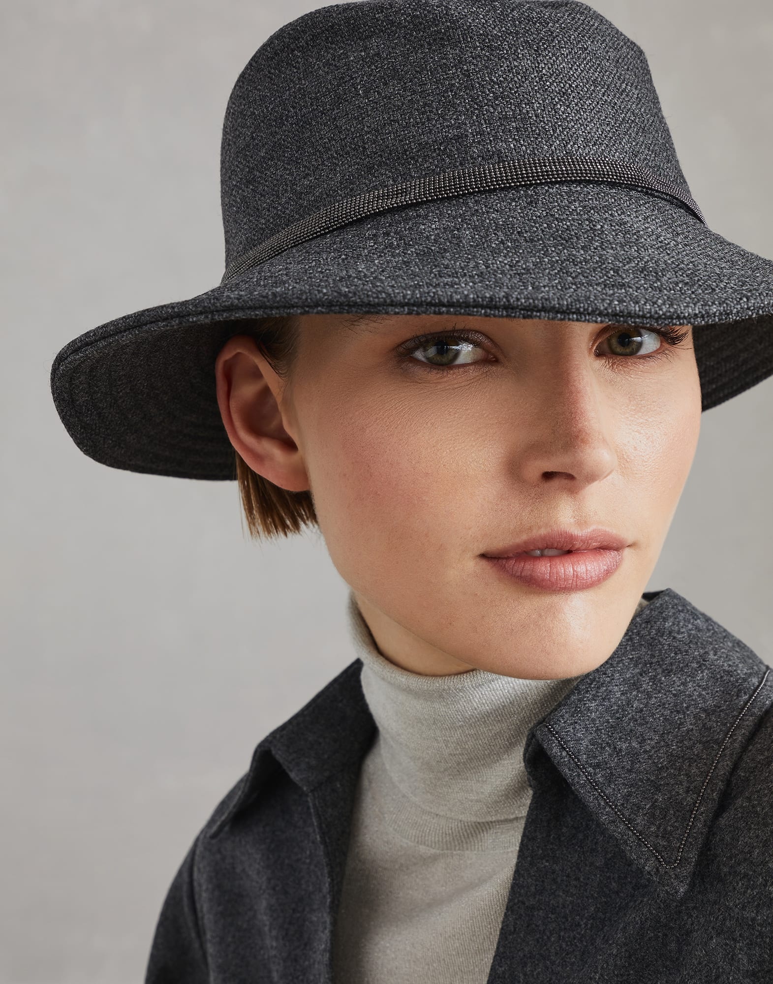 Virgin wool bucket hat with shiny band - 3