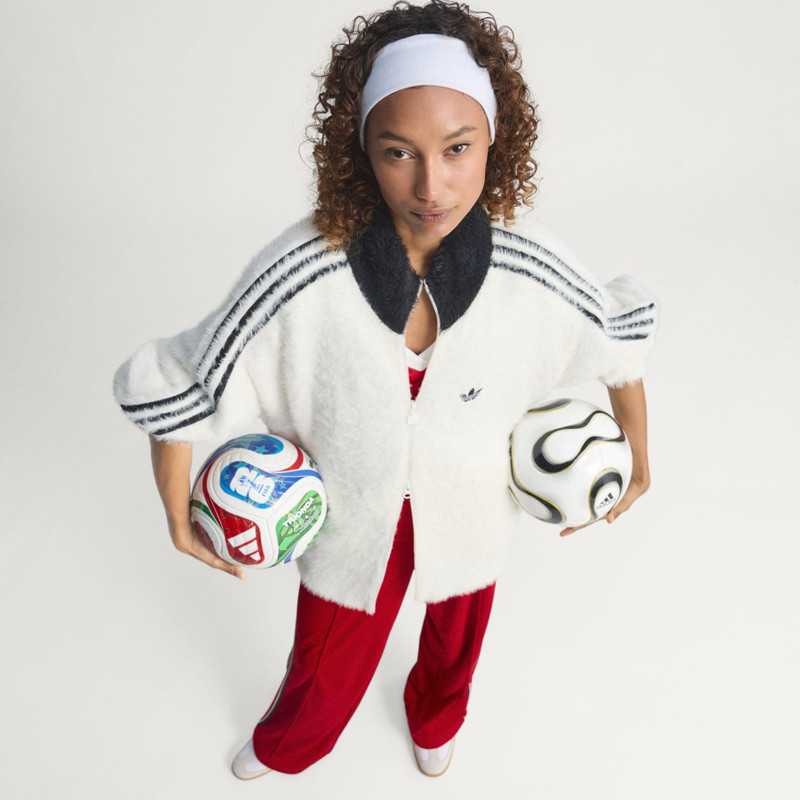 FIFA World Cup 26™ Historical Pro Ball Set 4