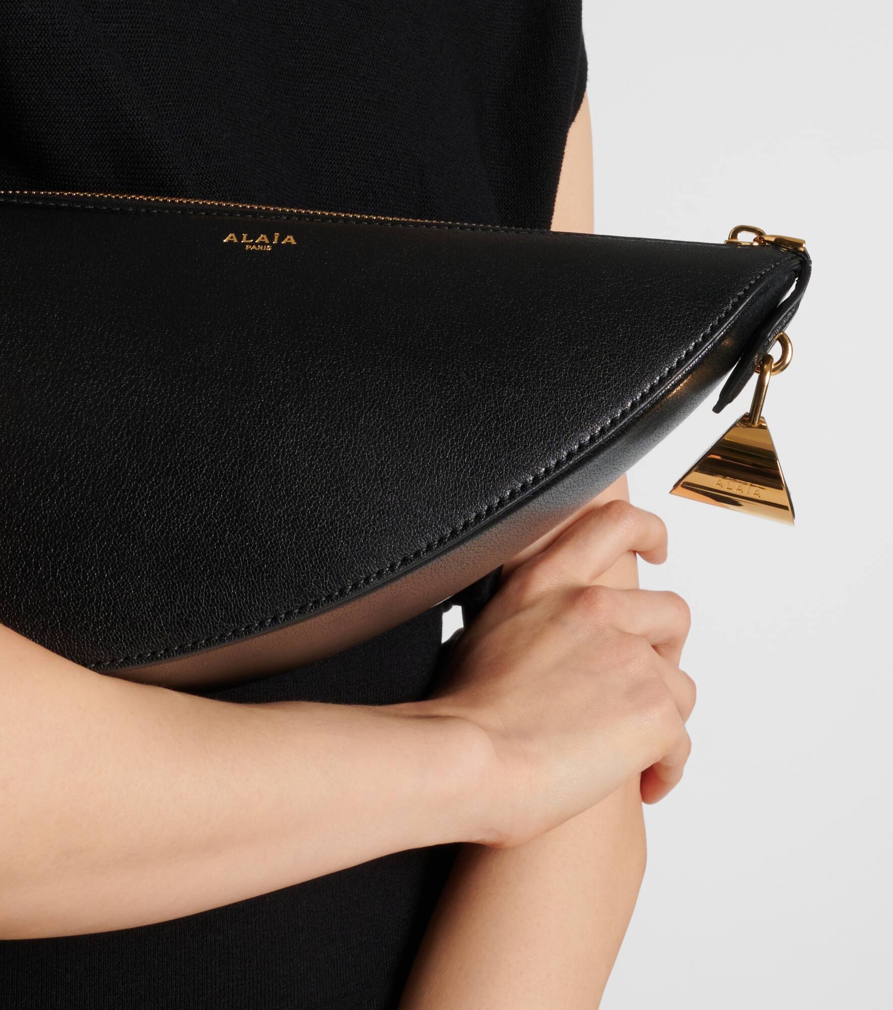 Le Demi Cœur leather clutch - 5