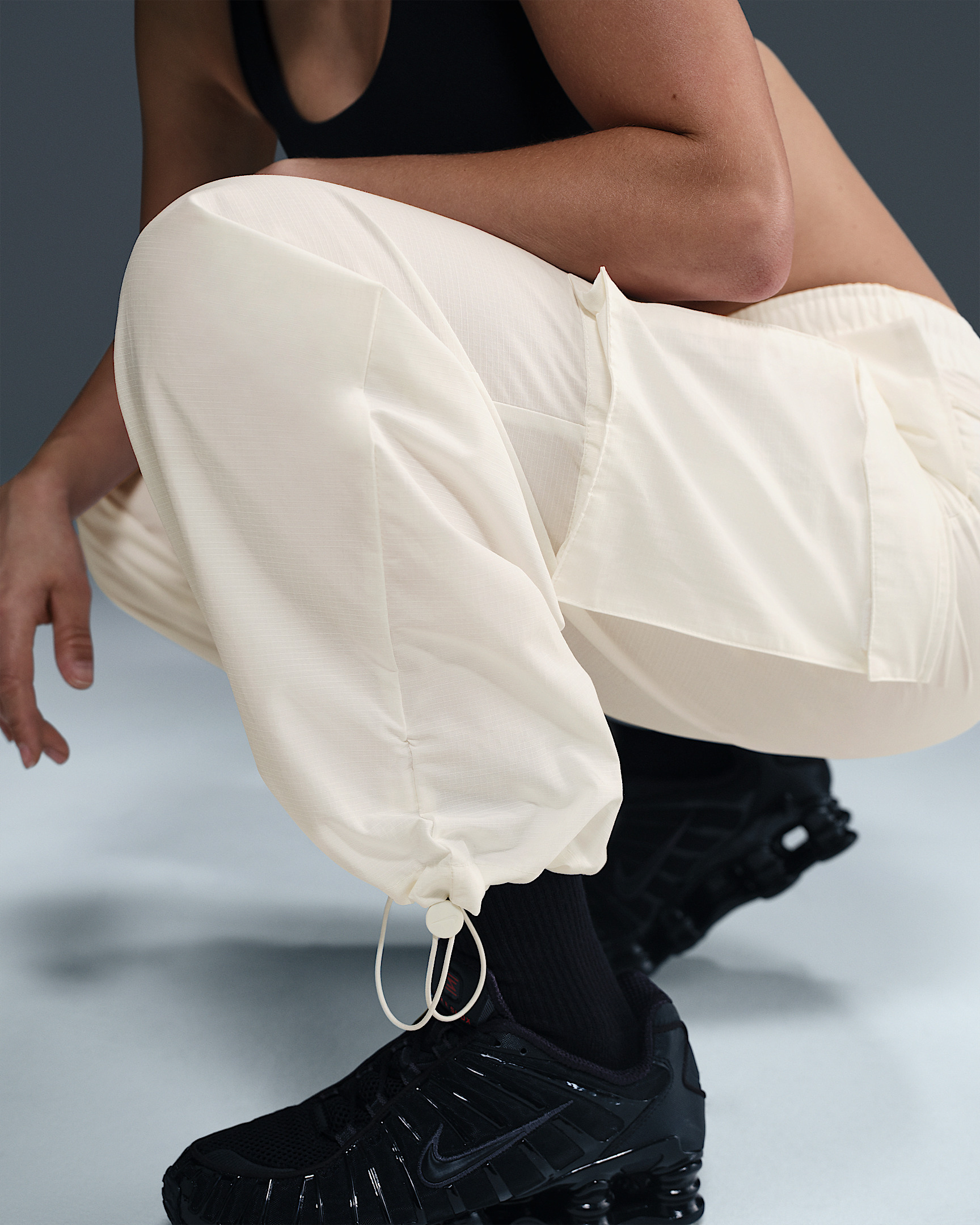 Nike Sportswear Everything Wovens Women's Mid-Rise Cargo Pants - 6