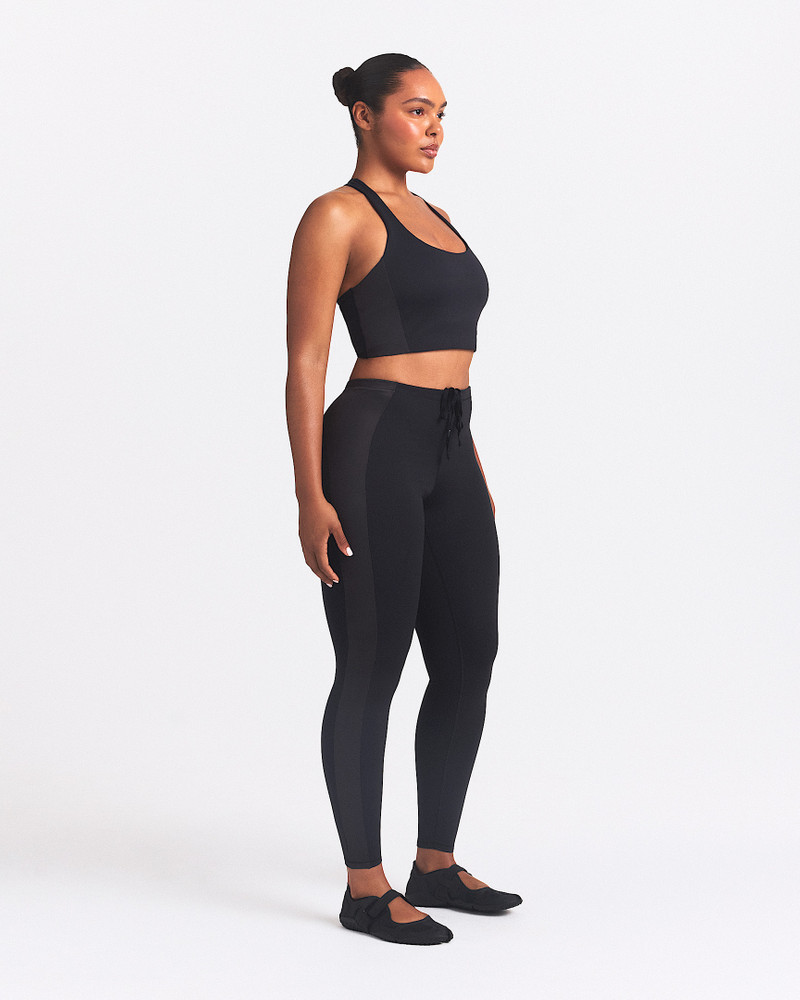 NikeSKIMS Matte Shine Mix Women's 26" Leggings 5