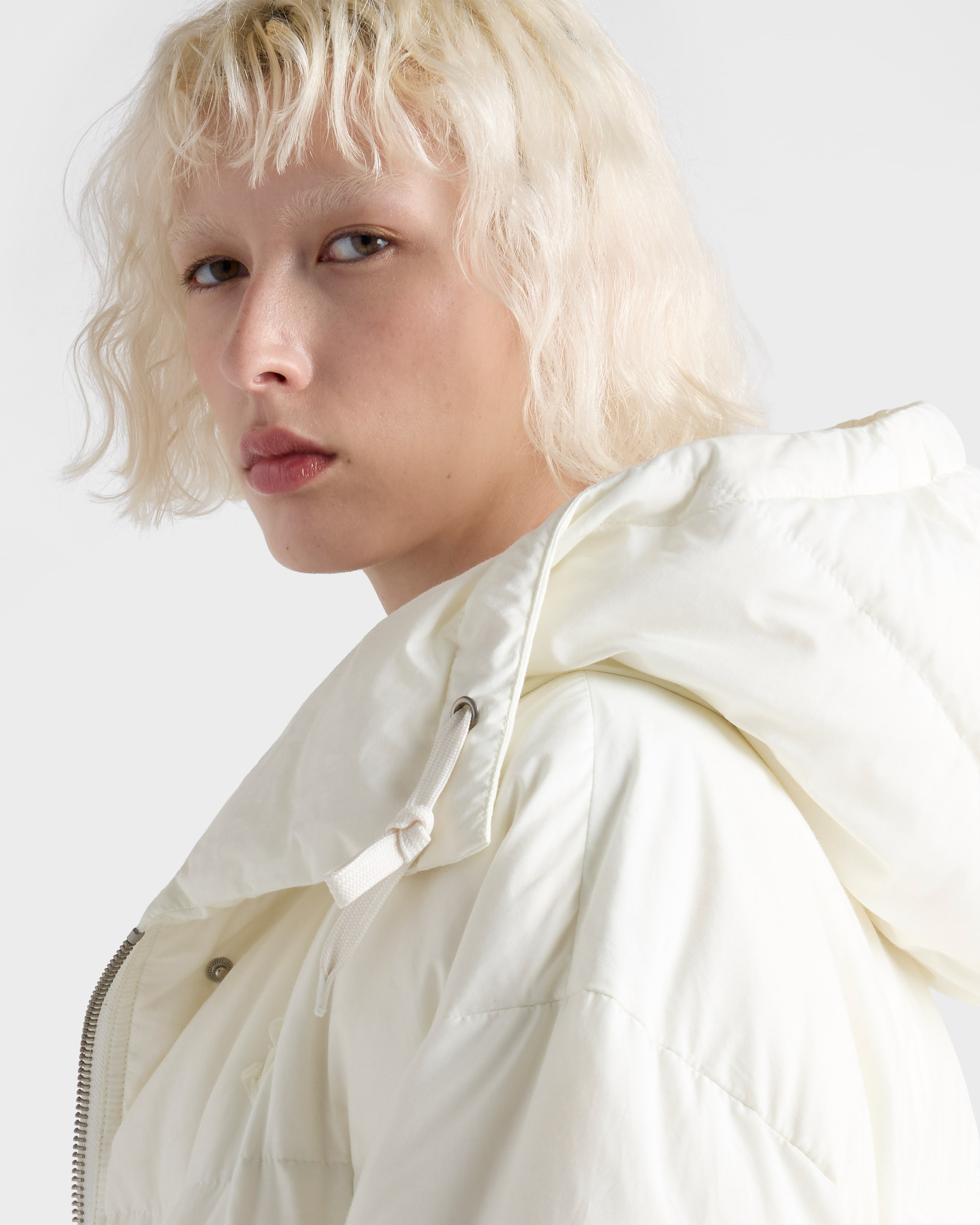 Medium-weight hooded soft fabric down jacket - 4
