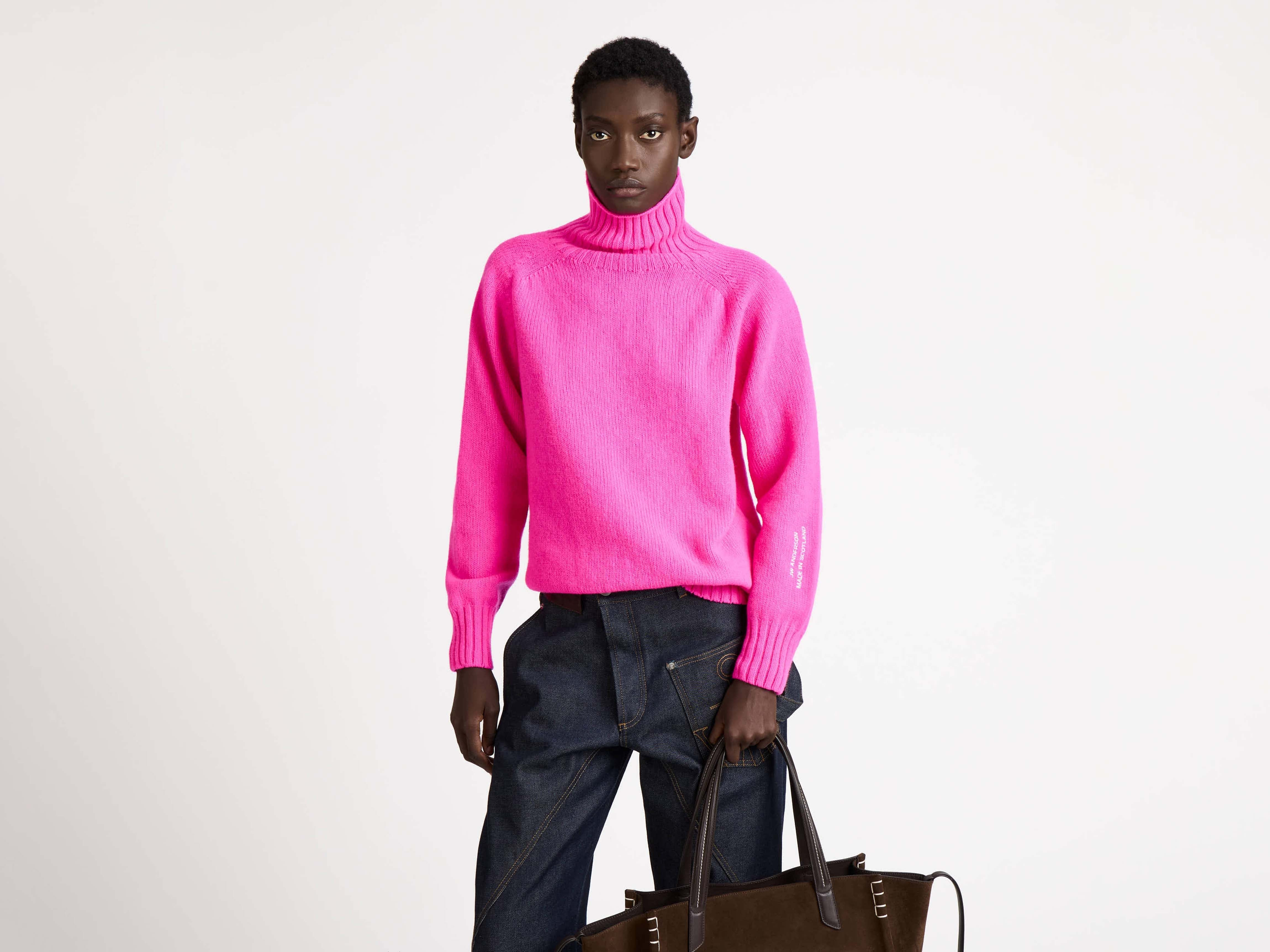 TURTLENECK JUMPER IN NEON PINK - 6