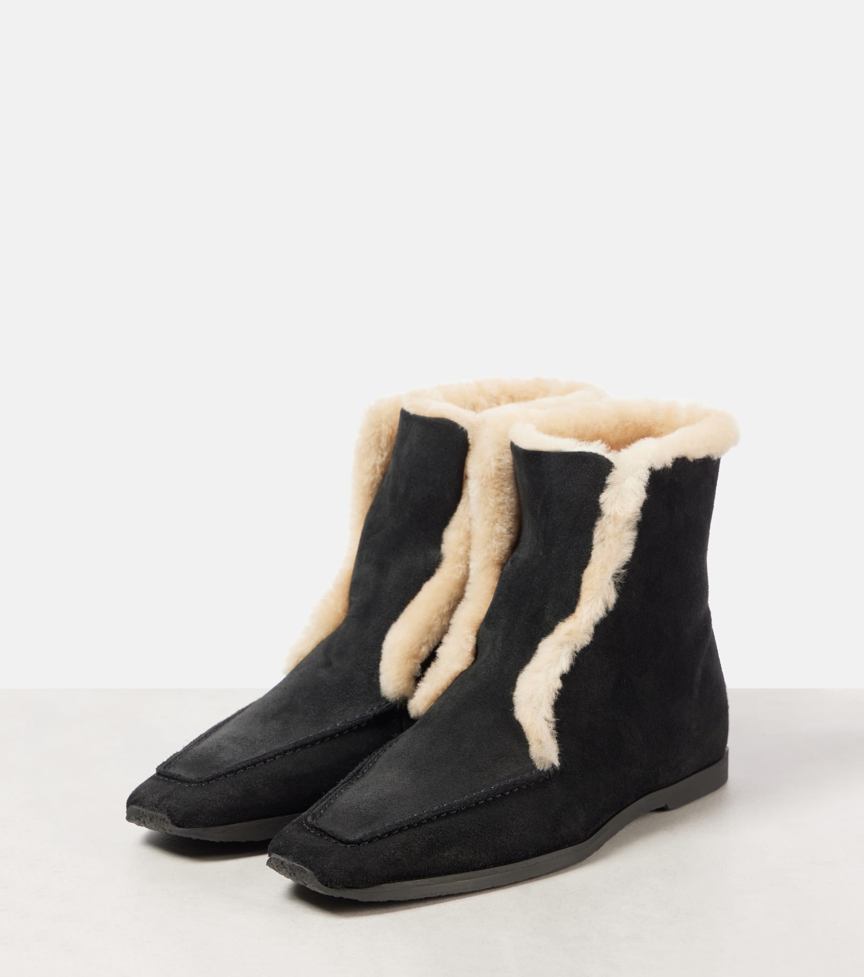 Shearling-lined leather ankle boots - 4