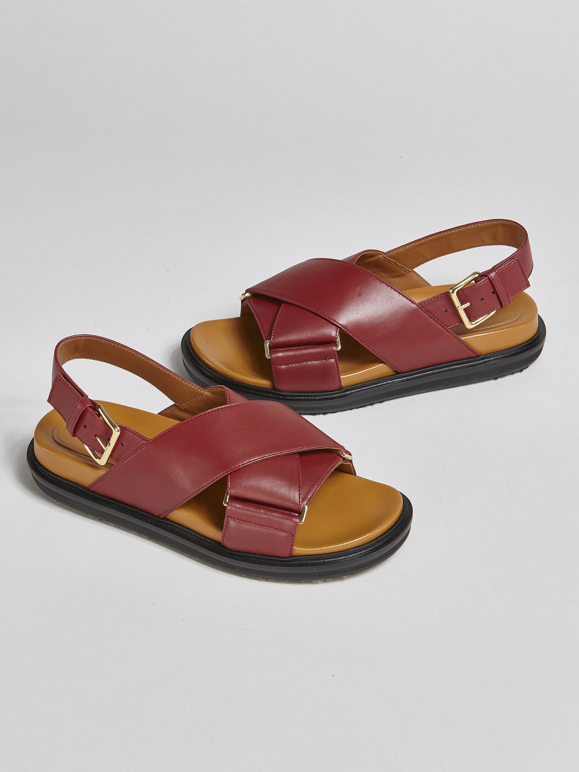 RED LEATHER FUSSBETT - 5