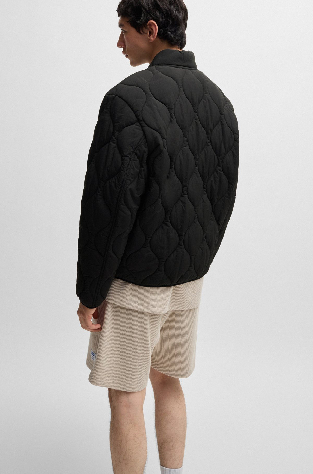 WATER-REPELLENT QUILTED JACKET WITH LOGO BADGE - 4