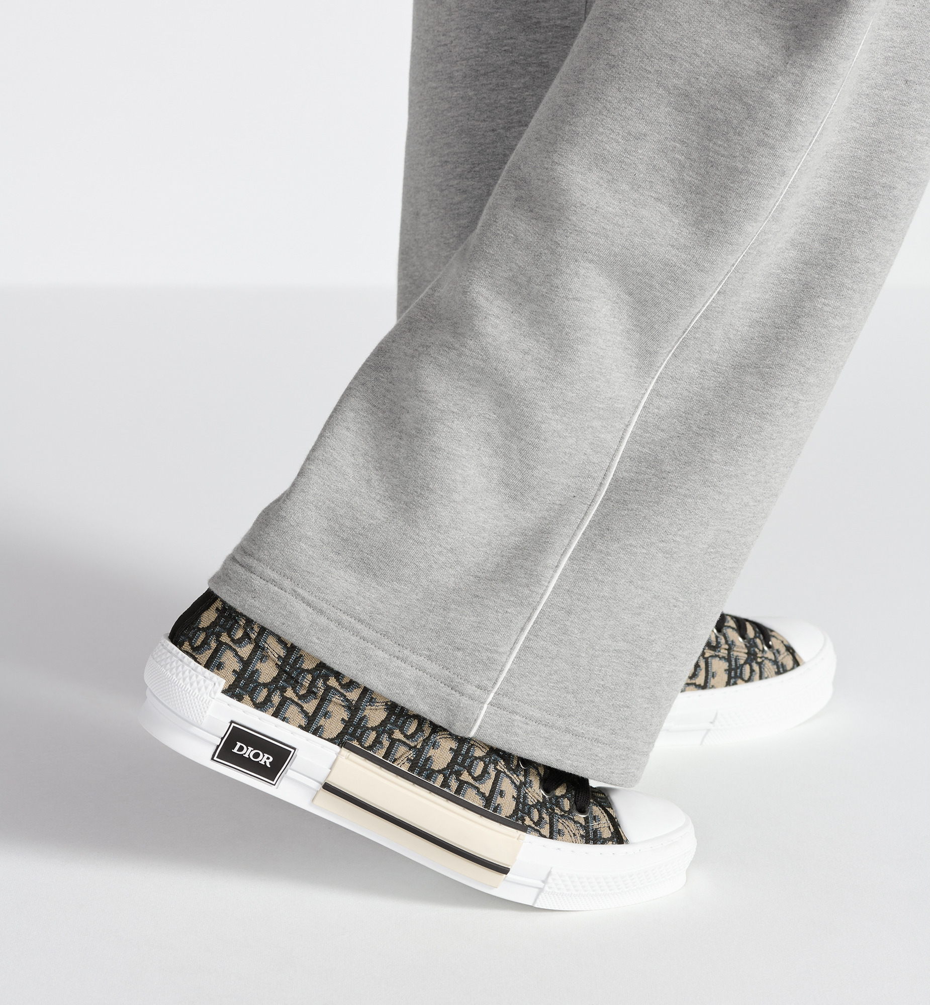 B23 Low-Top Sneaker - 3