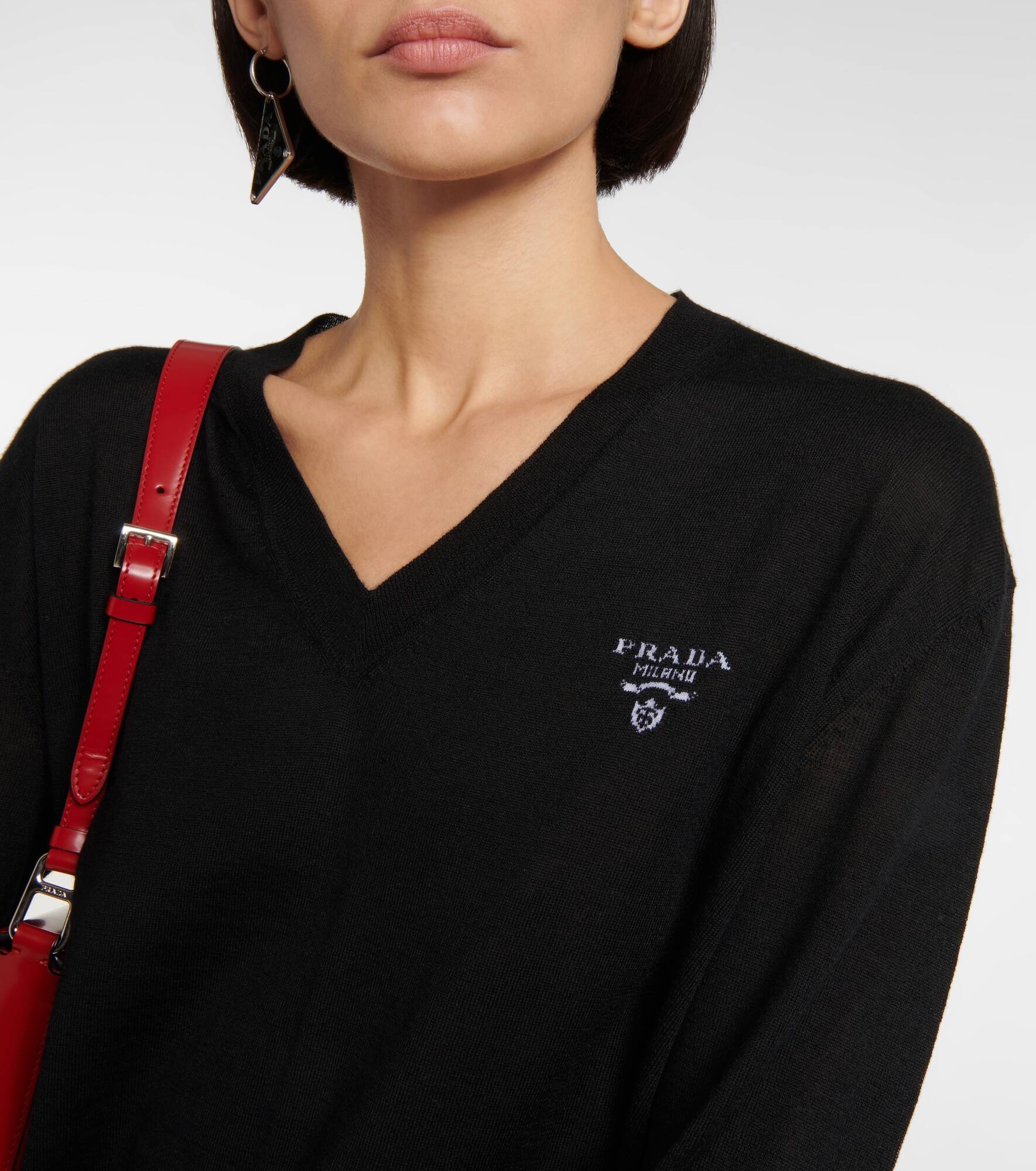 V-neck sweater - 4