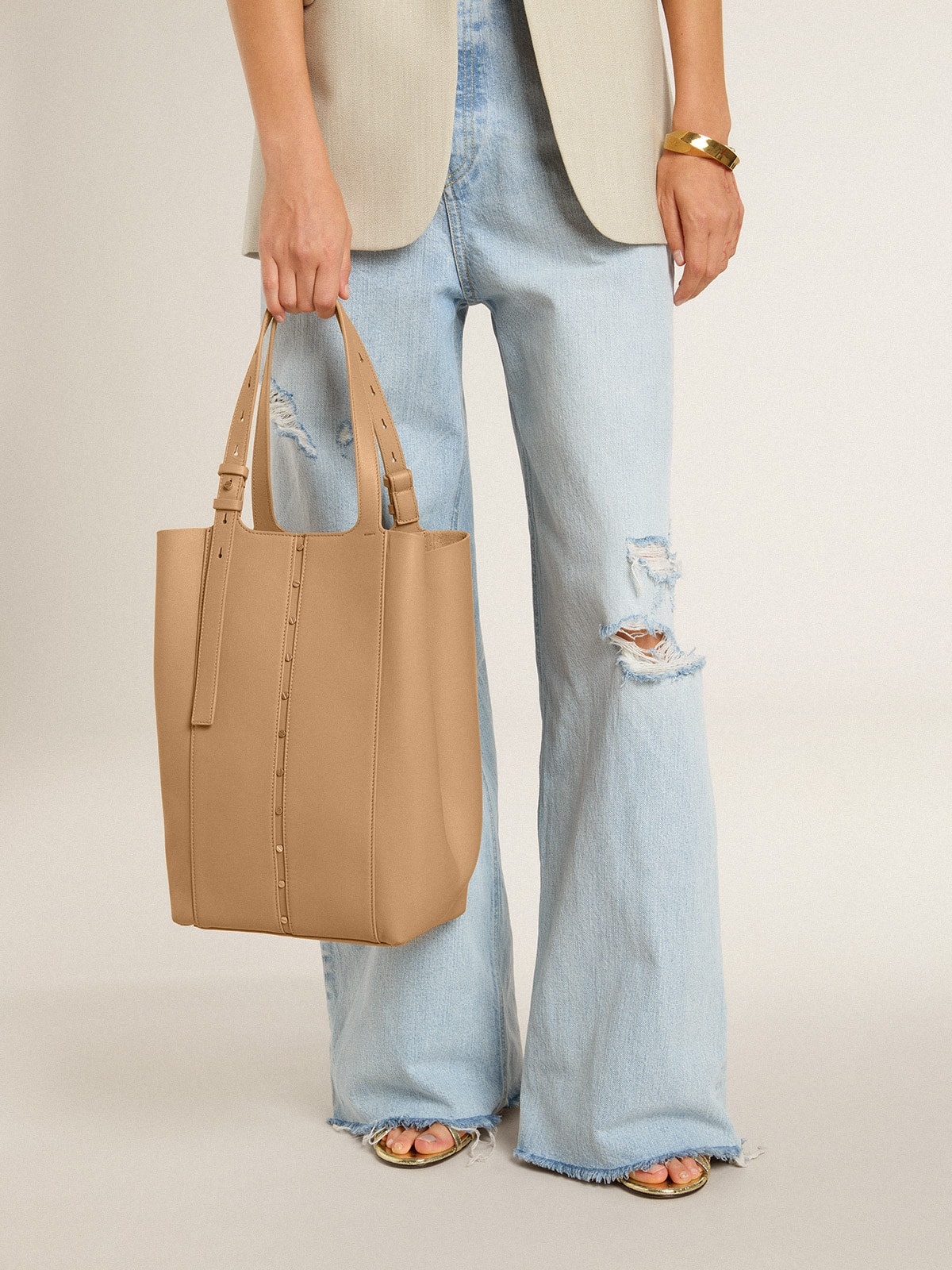 24/7 Bag in cappuccino-colored leather with adjustable handles - 3
