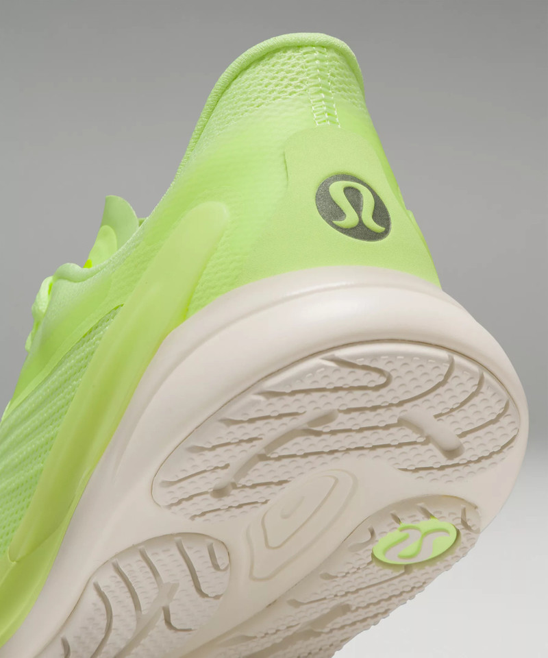 blissfeel 2 Women's Running Shoe 9