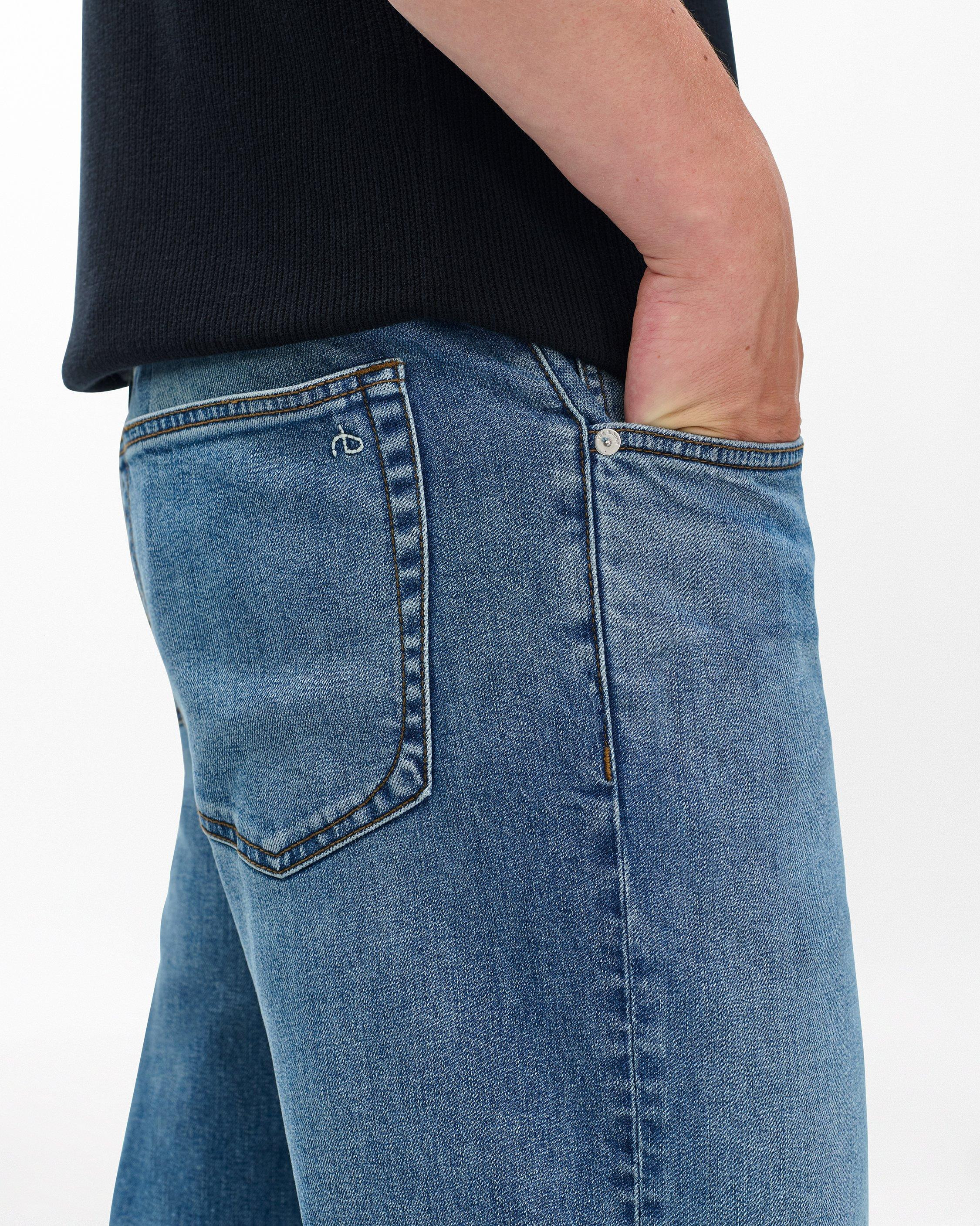 Fit 4 Straight Jeans
Authentic Stretch in Gordon - 5