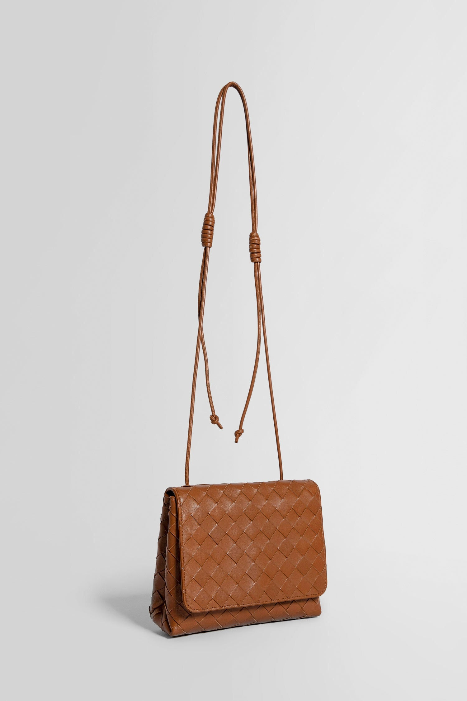 BOTTEGA VENETA WOMAN BROWN SHOULDER BAGS - 2