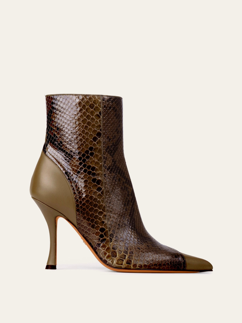 Ankle boot with contrasting inlays 1