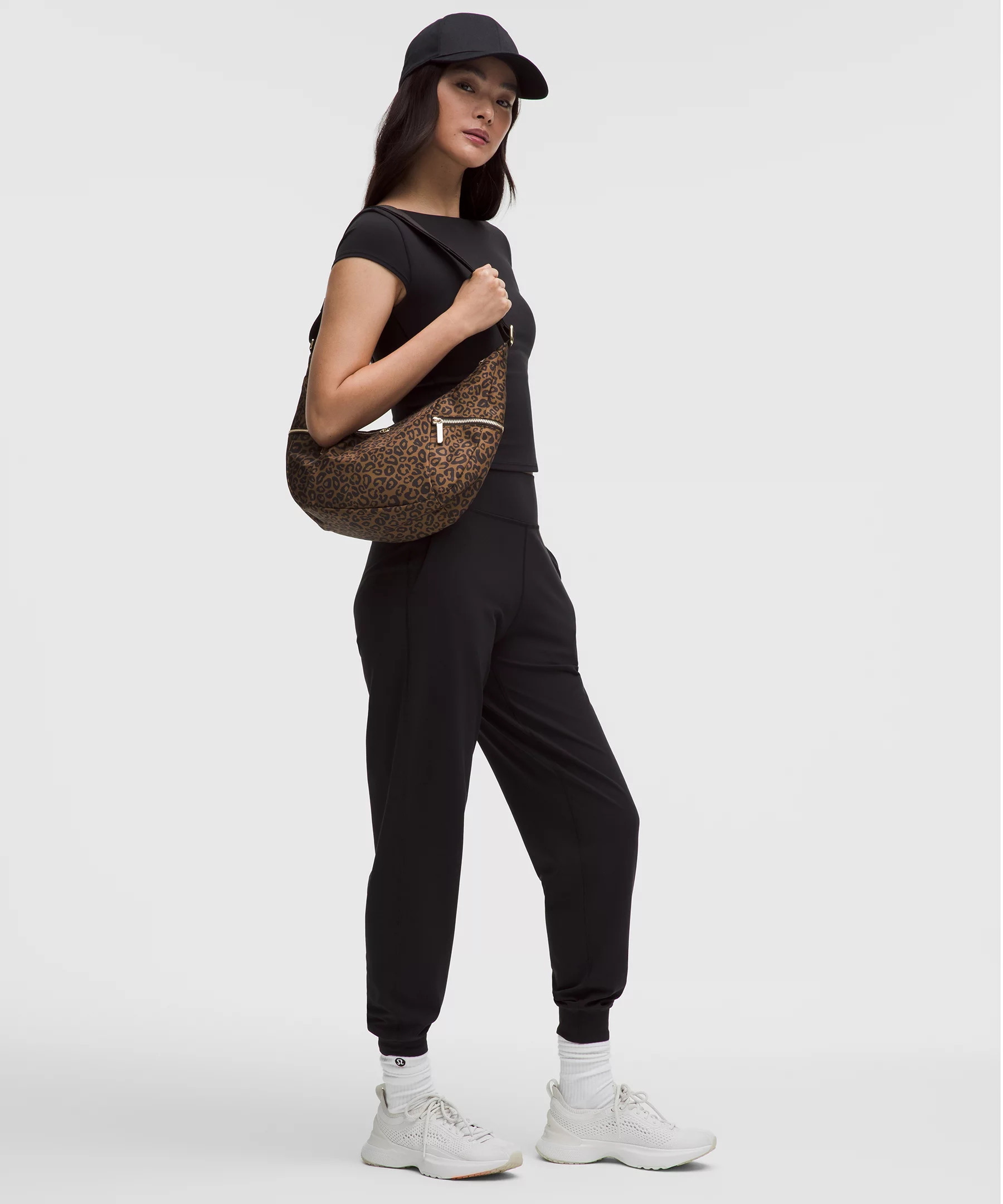 Slouchy Sling Bag 6L *Metal Hardware 2