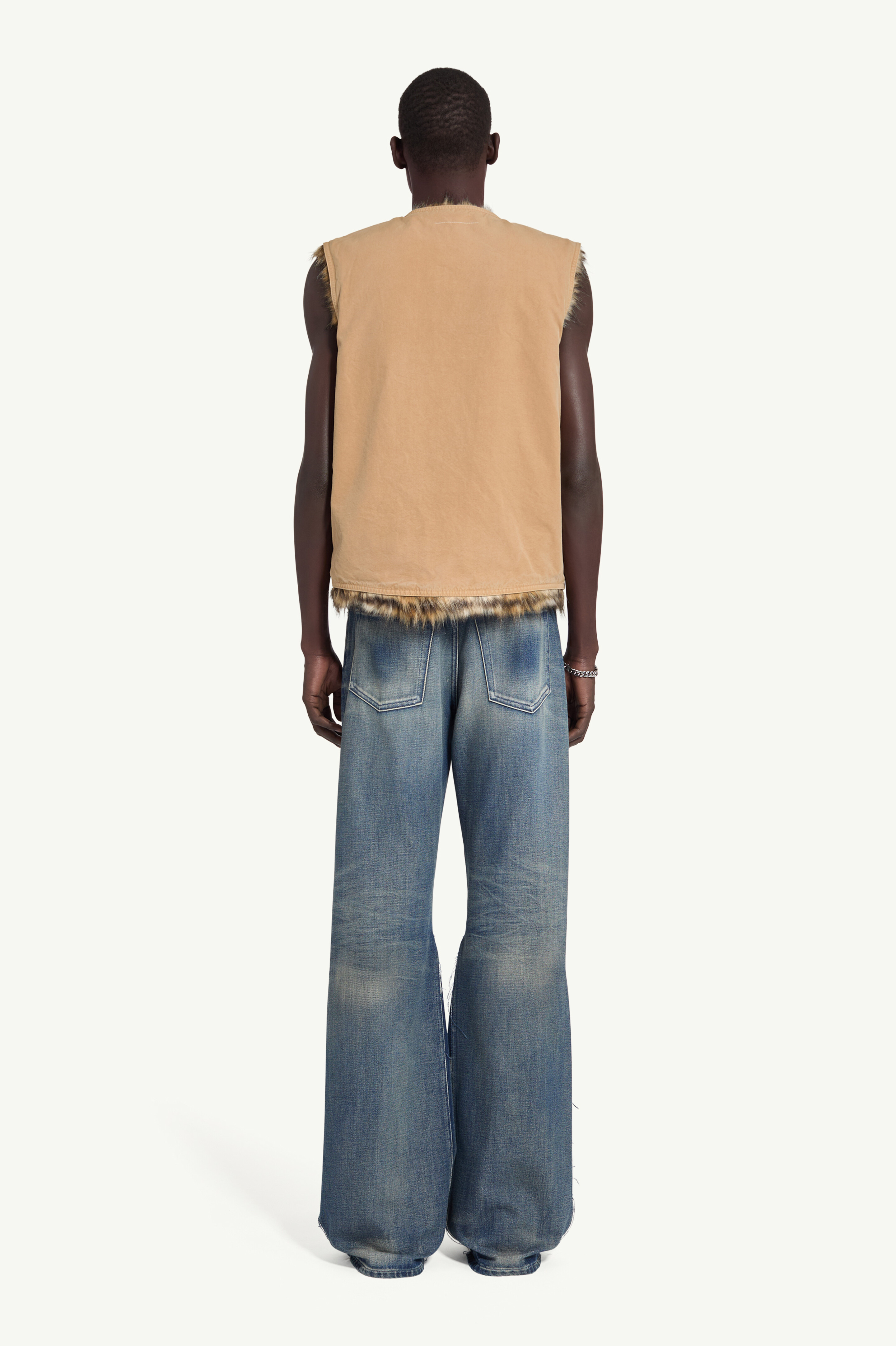 Sleeveless jacket - 3