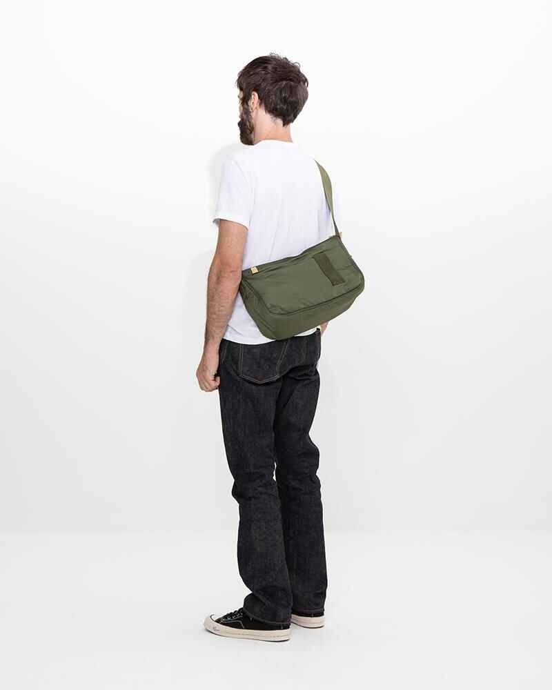CHARLIE II SHOULDER BAG (M) GREEN 3