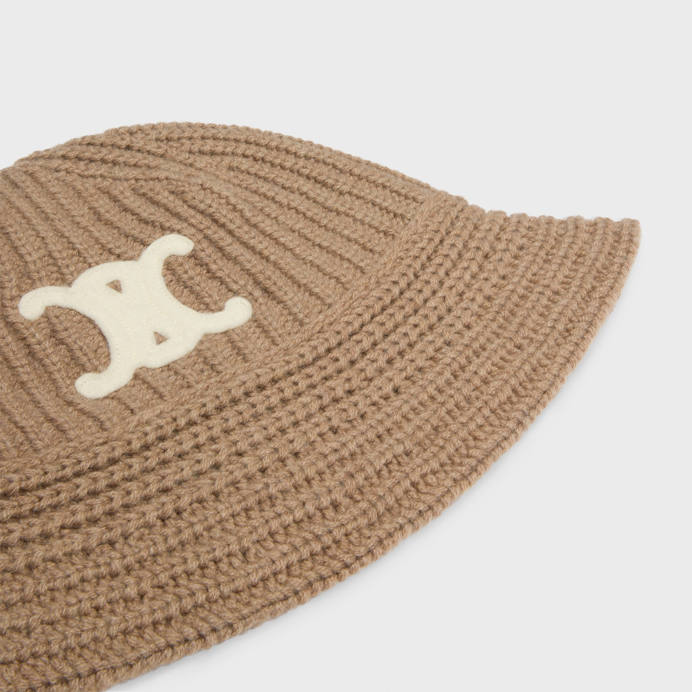 triomphe cloche beanie in cashmere - 3
