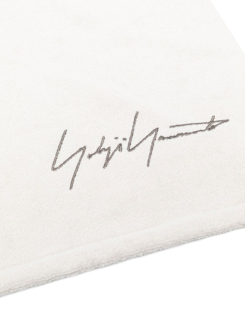 Yohji Yamamoto logo-embroidered bath towel outlook