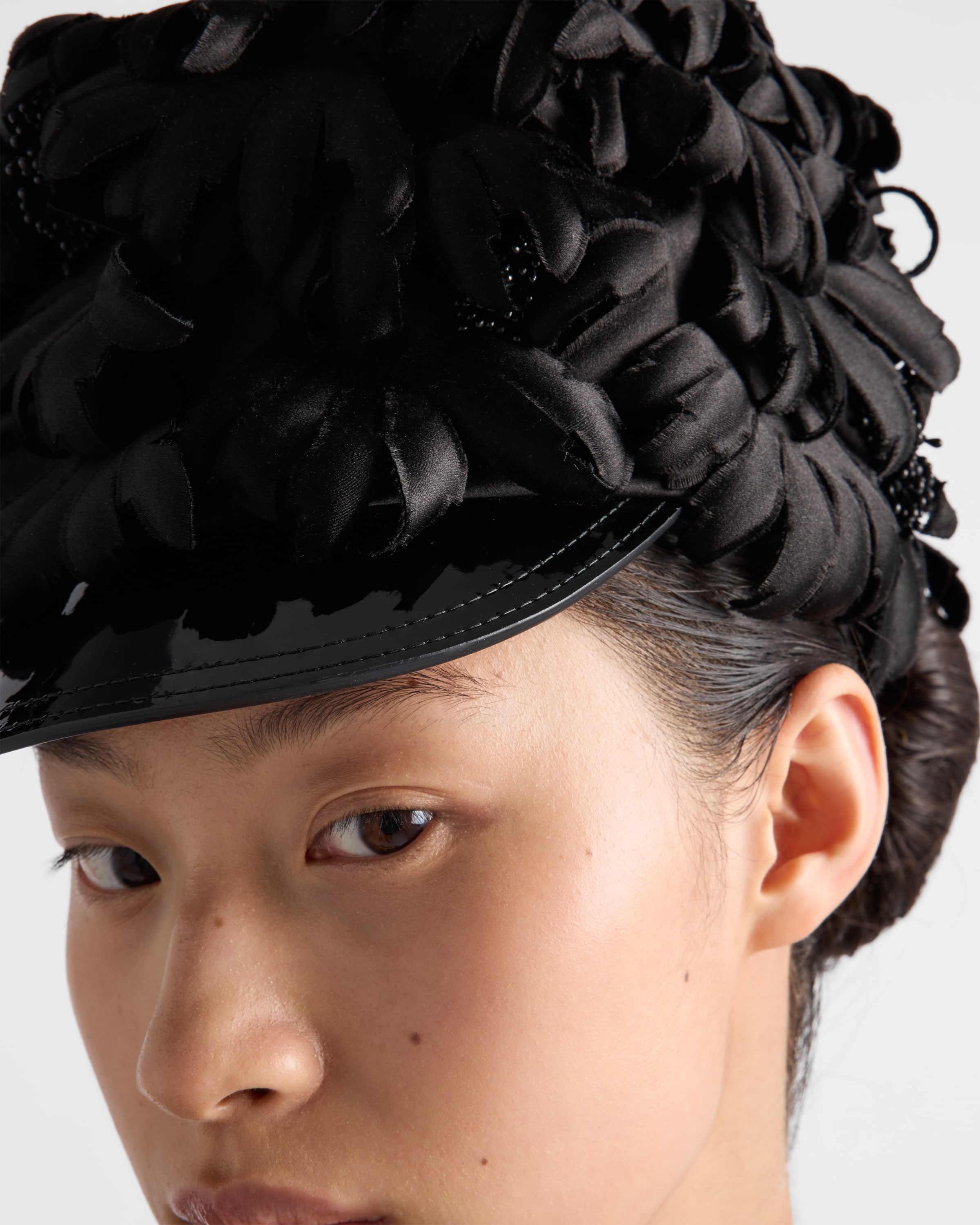 Satin and patent leather hat - 2