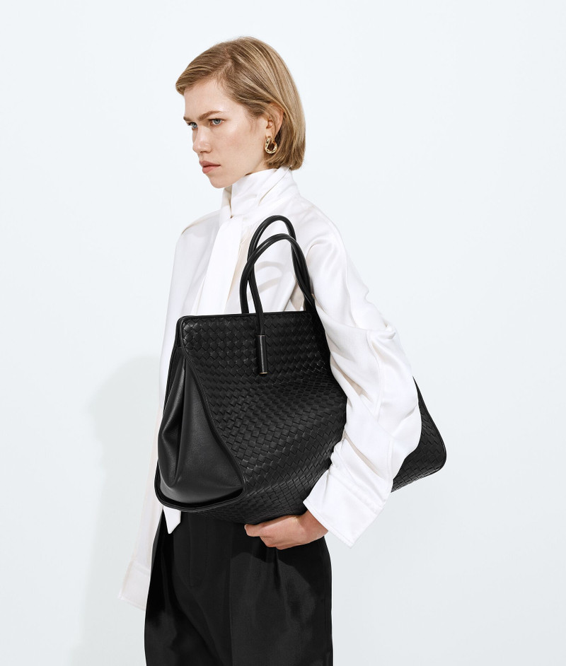 Bottega Veneta Large Barbara Tote outlook