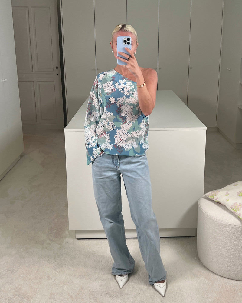 BERNADETTE Top Lola outlook